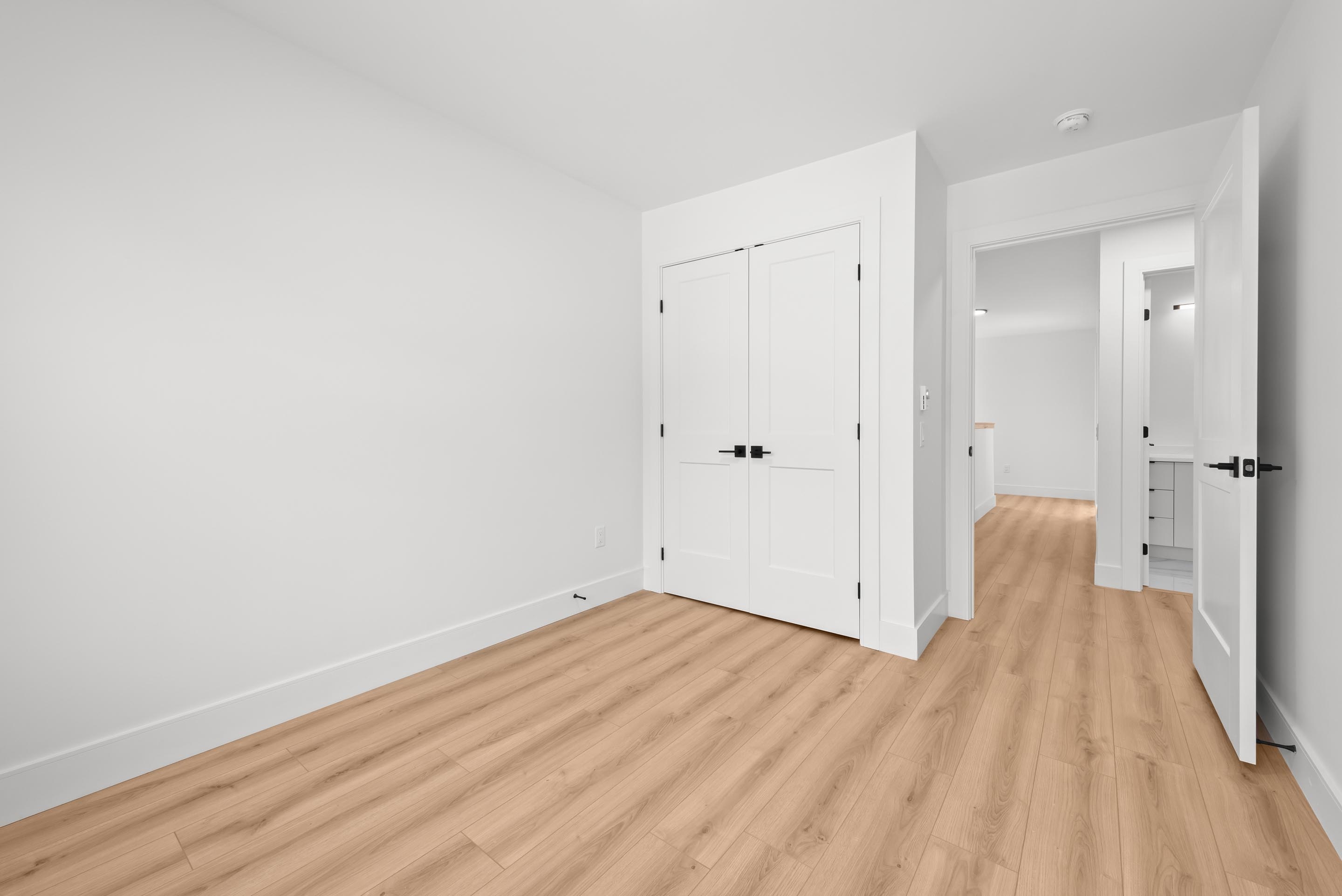 Colonial crescent 20