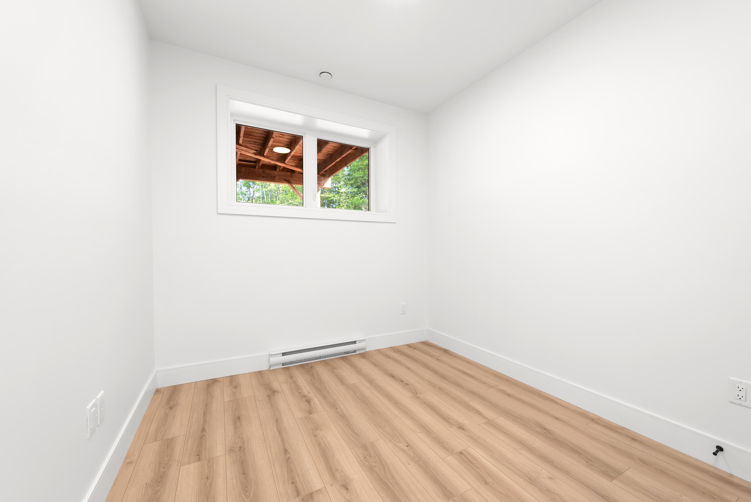 Colonial crescent 31