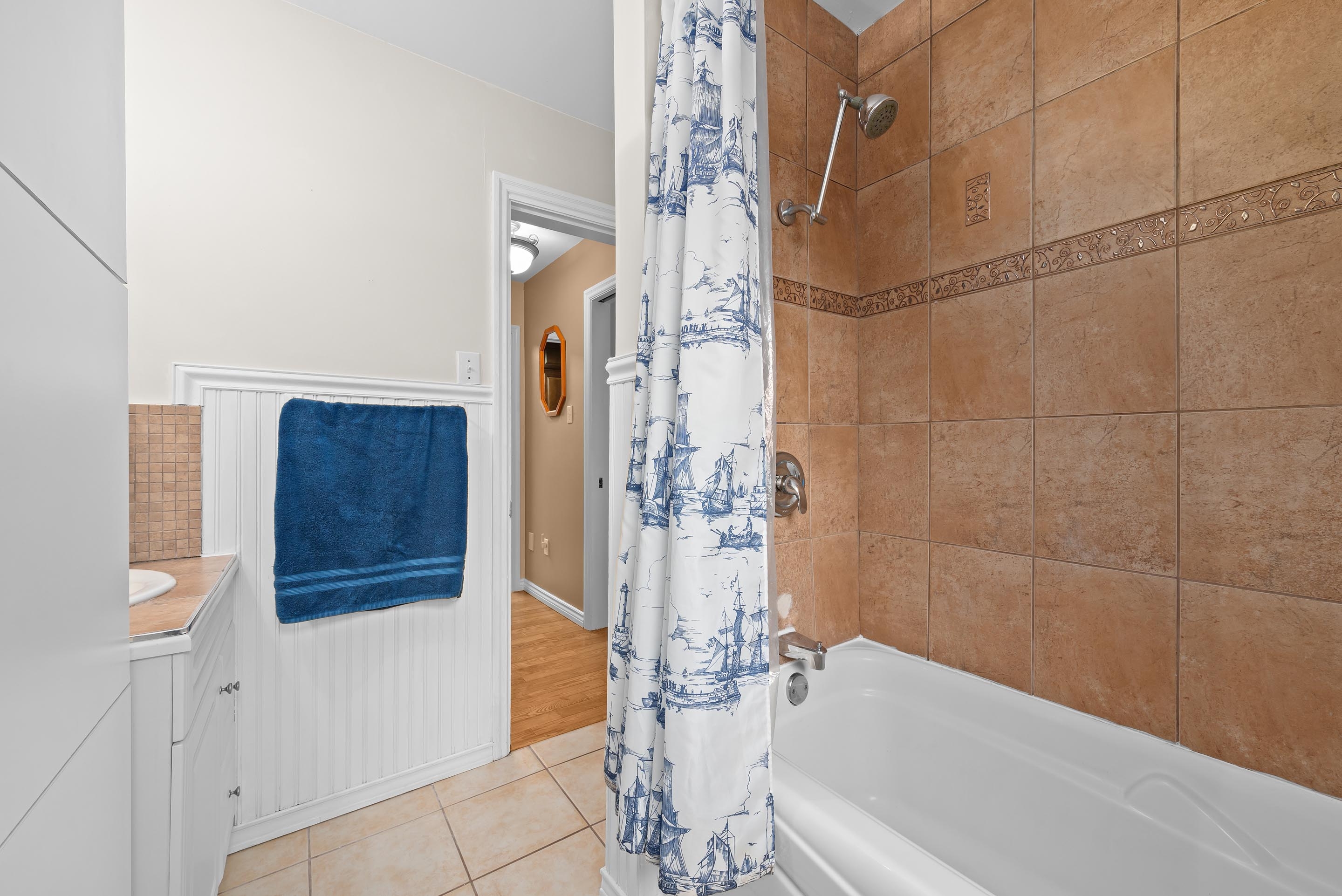 3360 agricola st 18