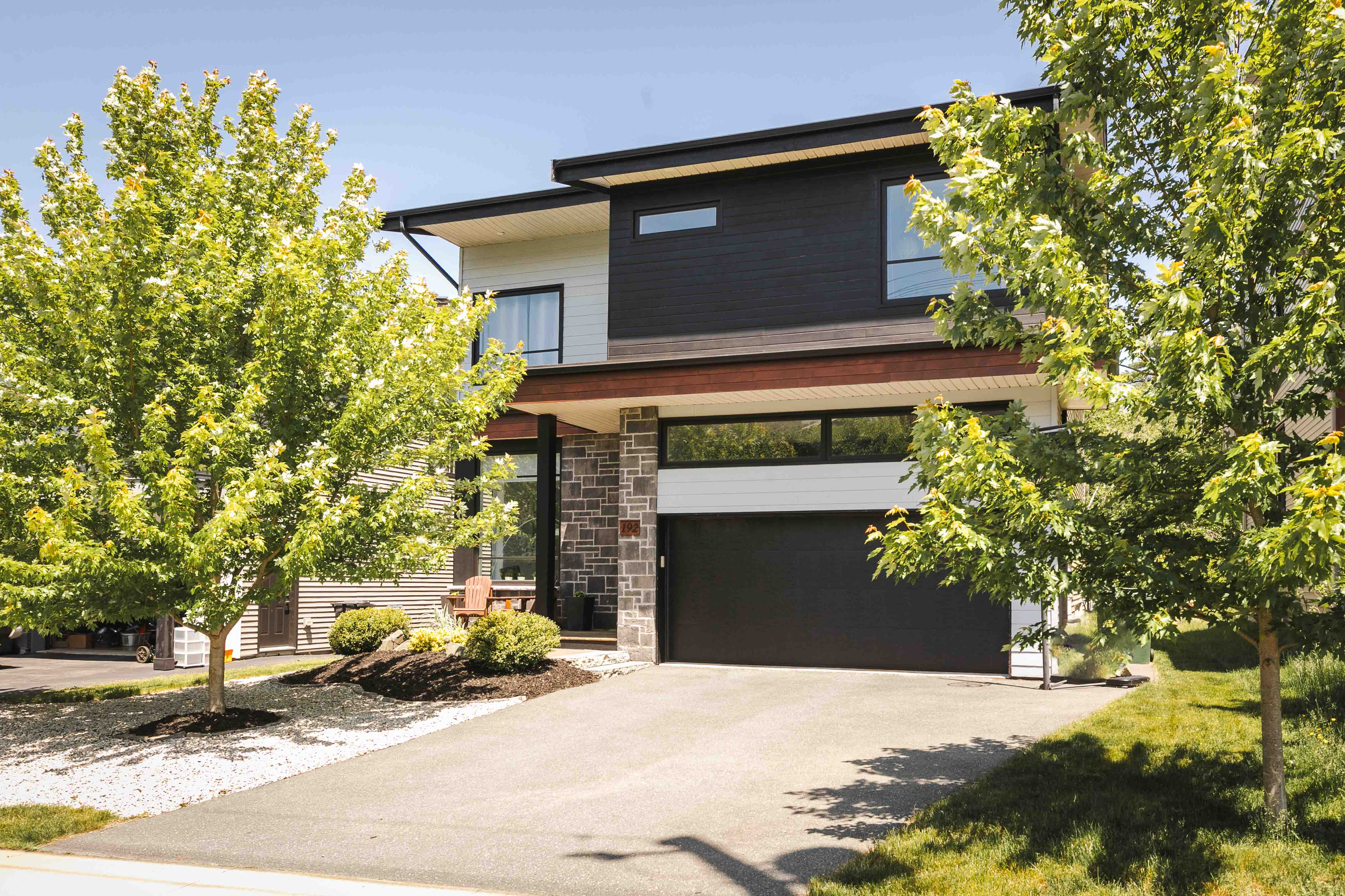 192 Amesbury Gate
