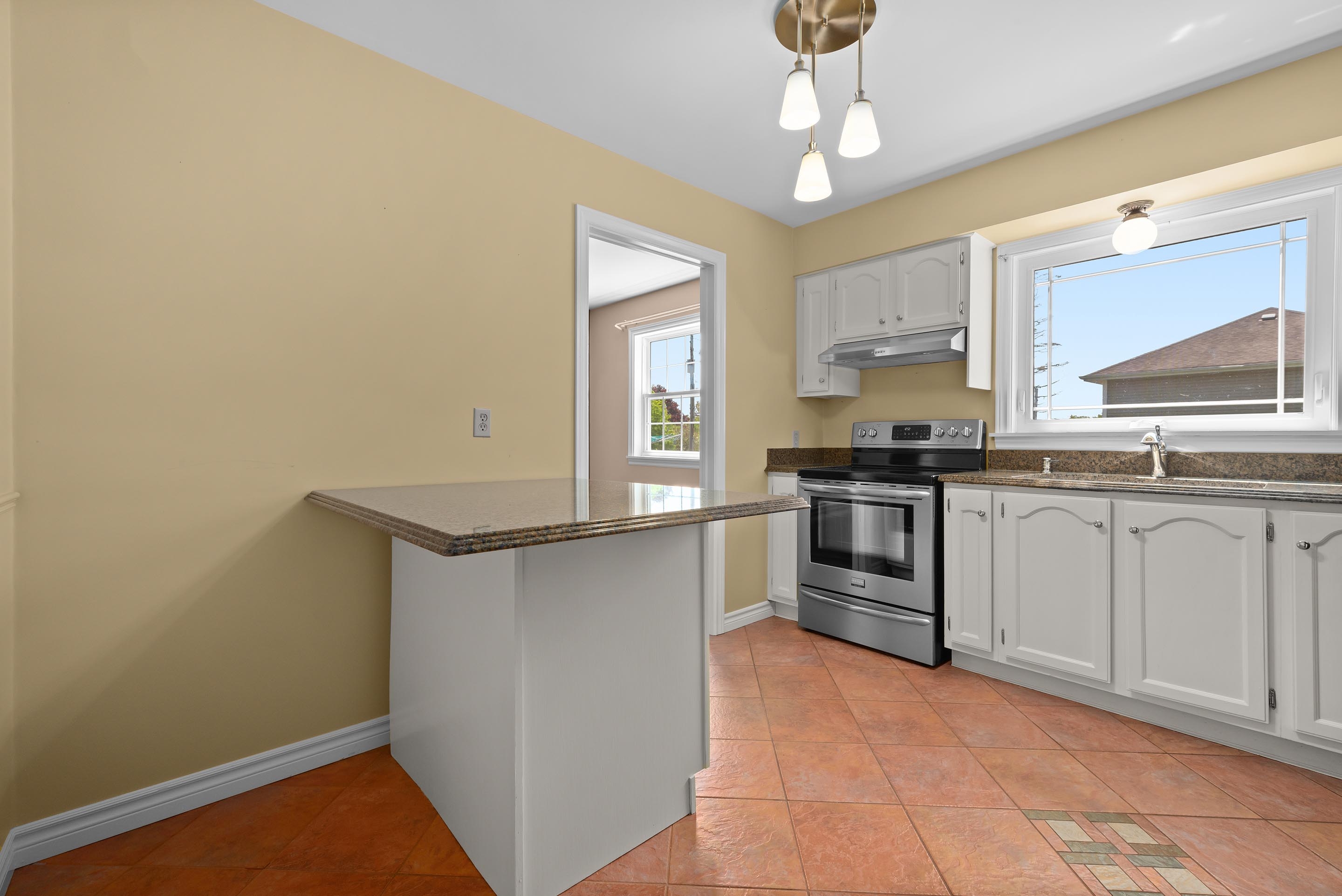 33 p thomas dr 10