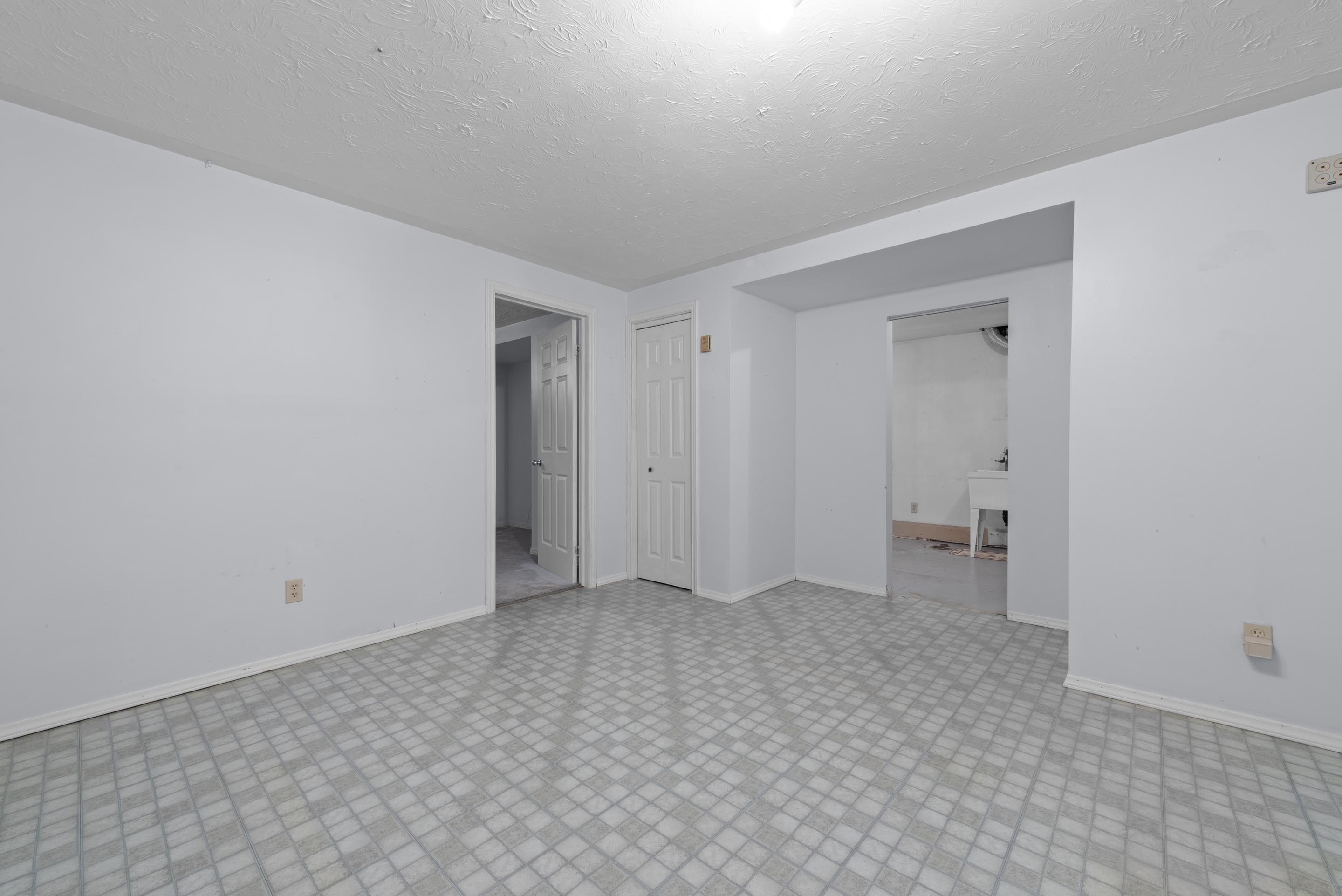 33 p thomas dr 21