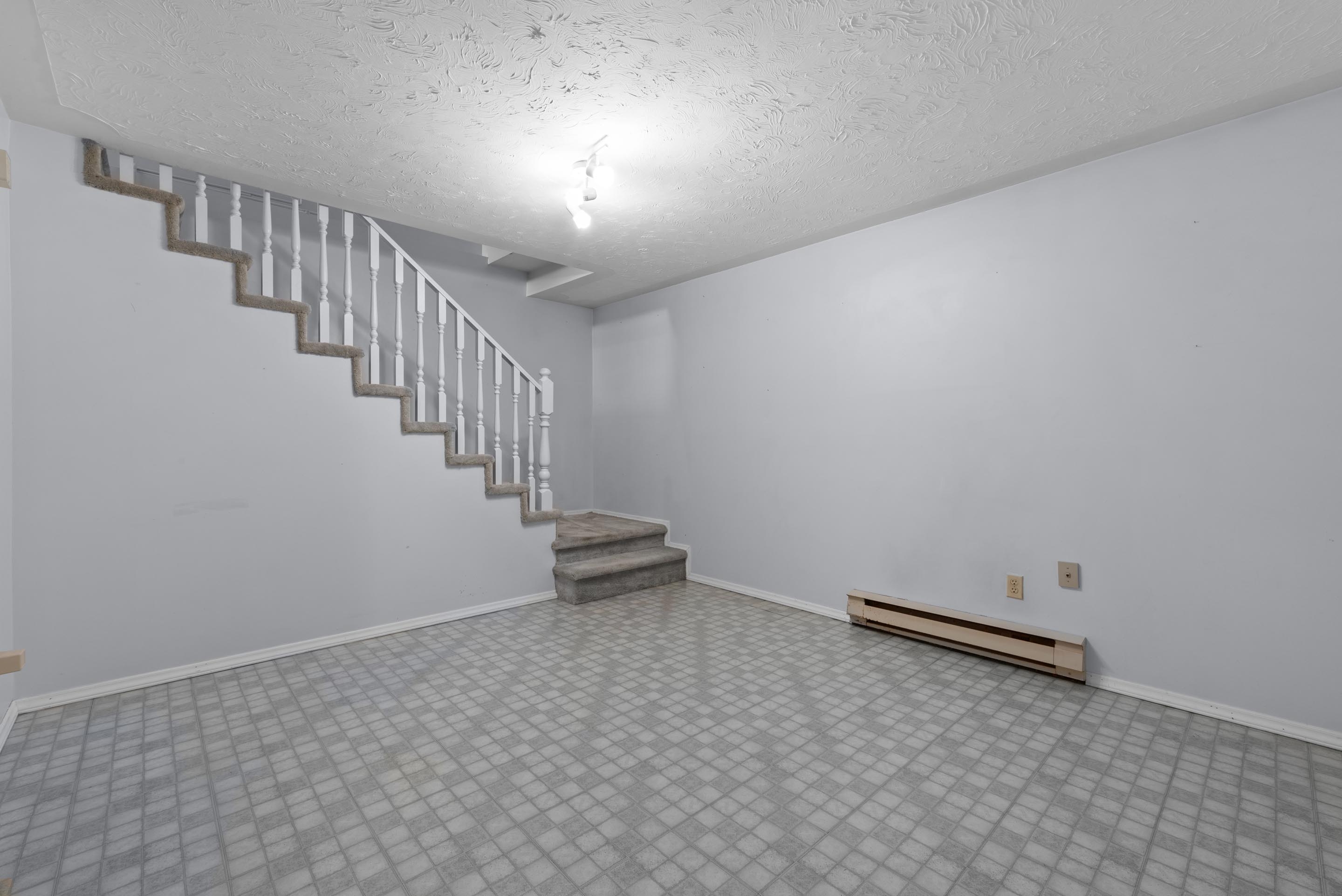 33 p thomas dr 22