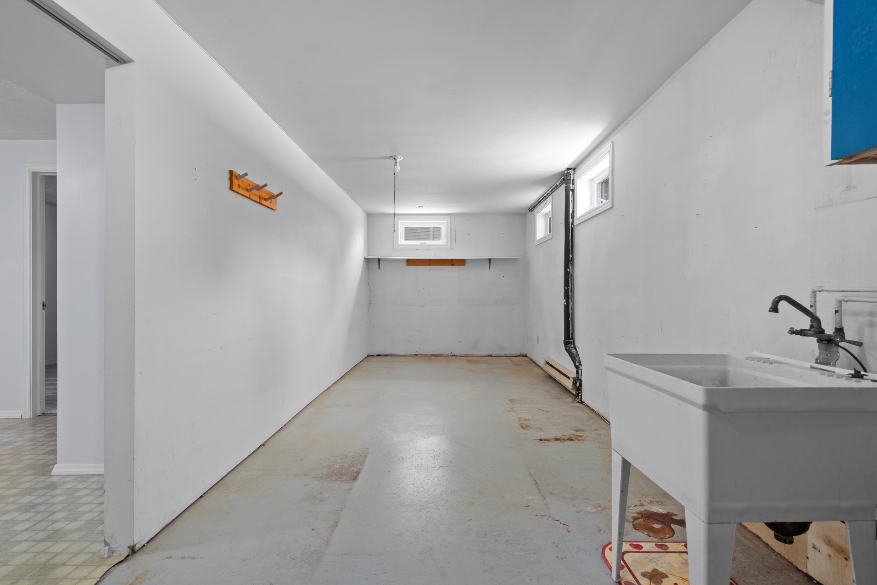 33 p thomas dr 24