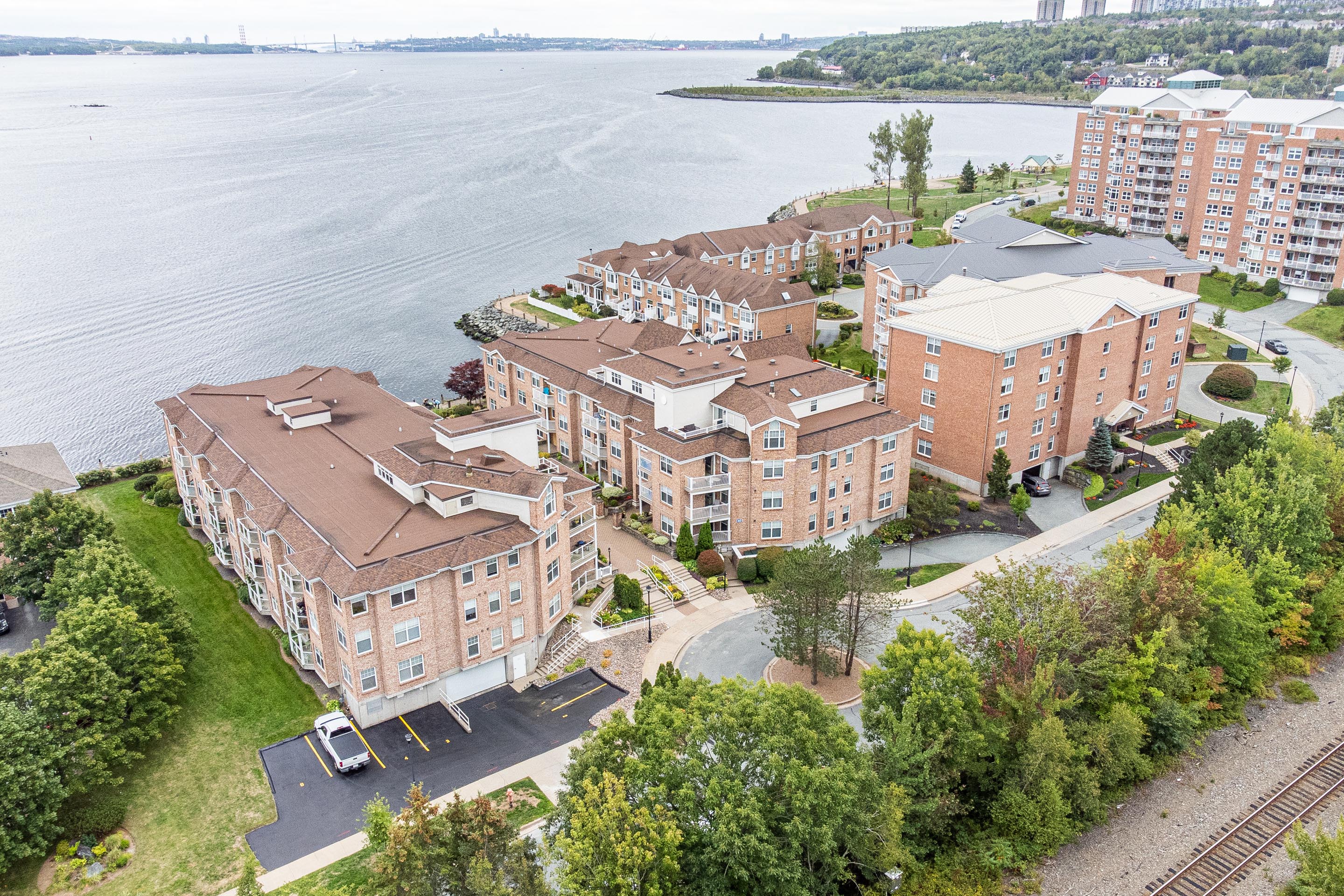 #103 40 Waterfront Drive