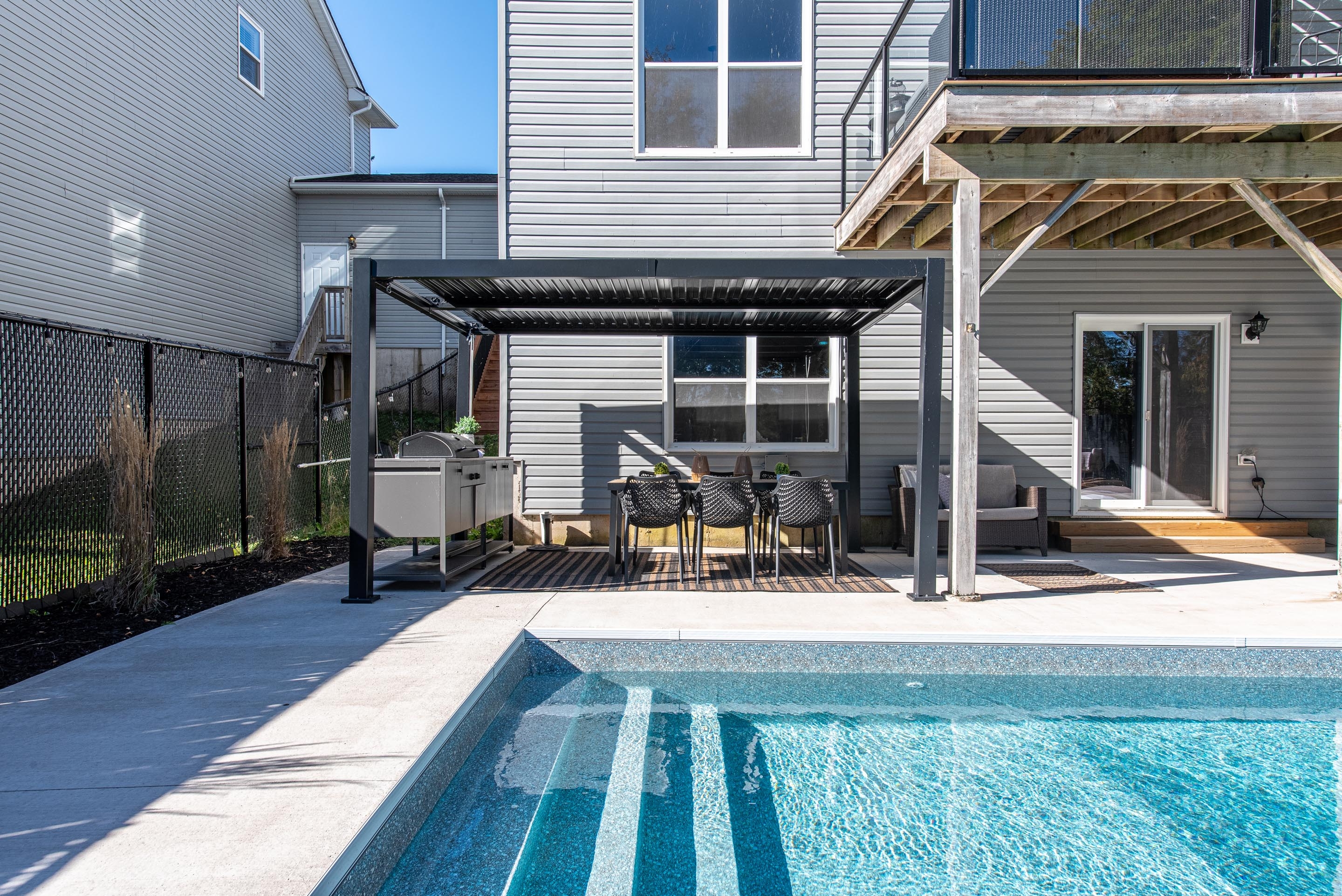 212 voyageur way 49