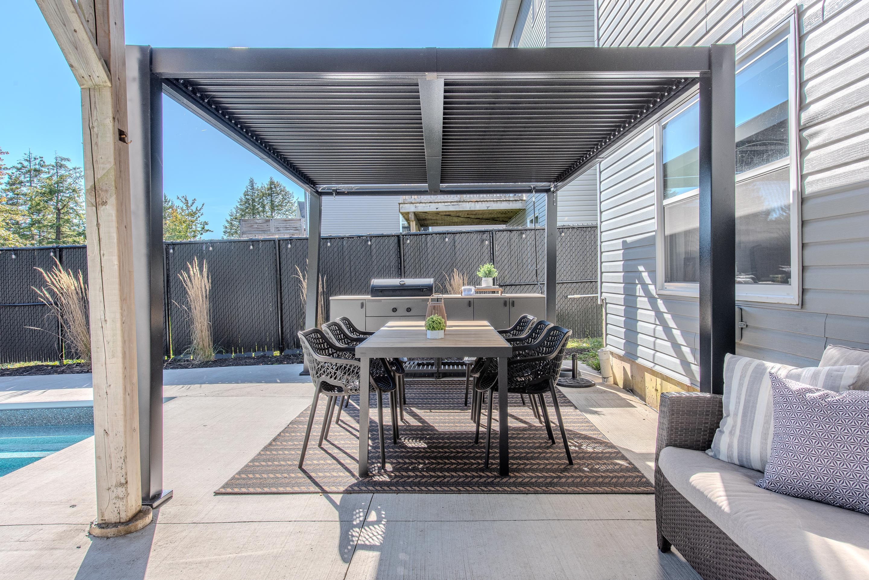 212 voyageur way 50