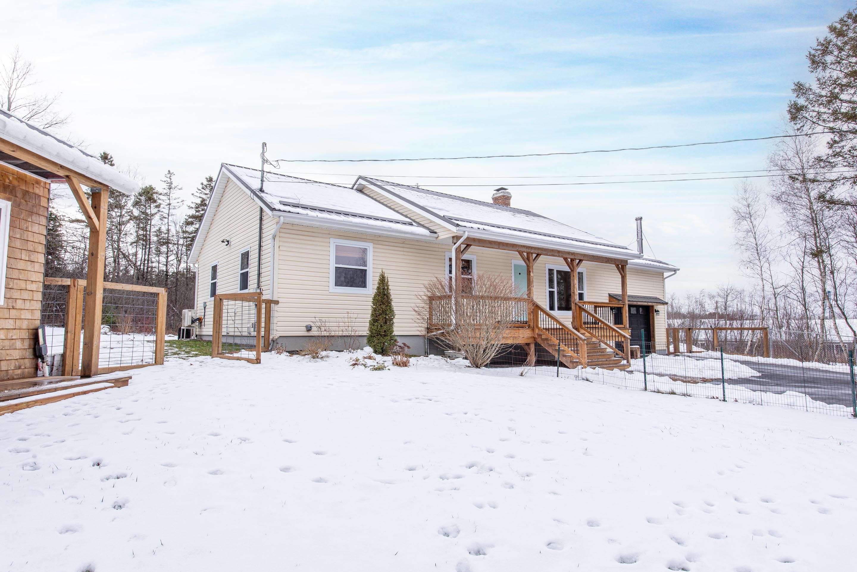 355 oak island rd 04