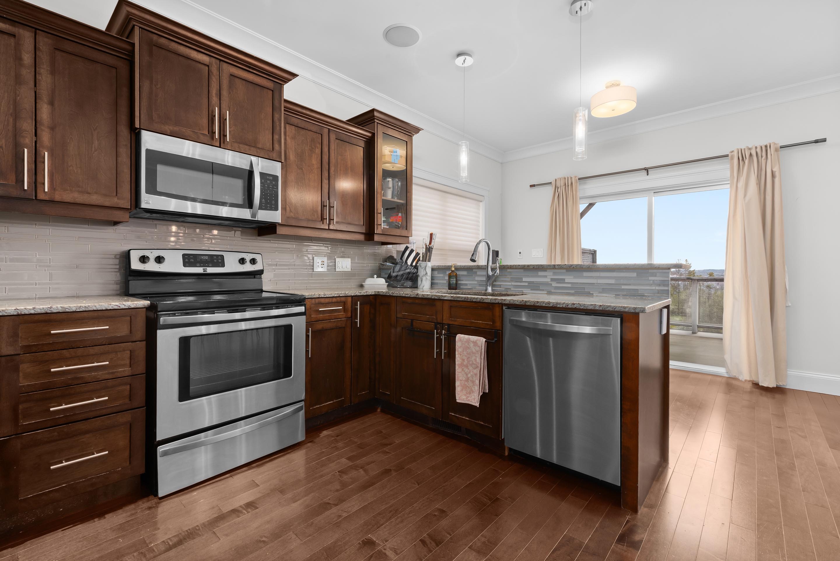 135 maple grove ave 10-2