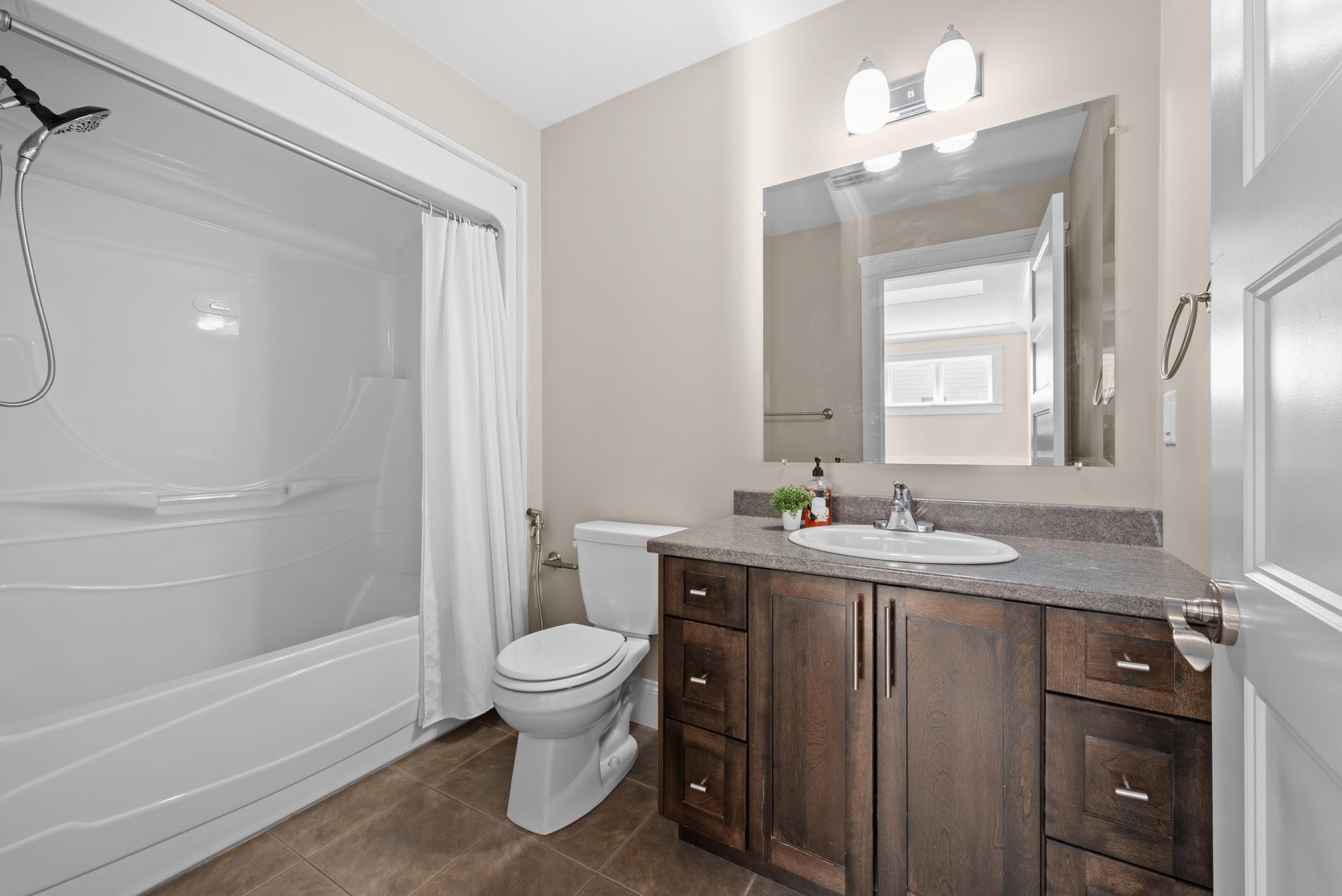 135 maple grove ave 20-2