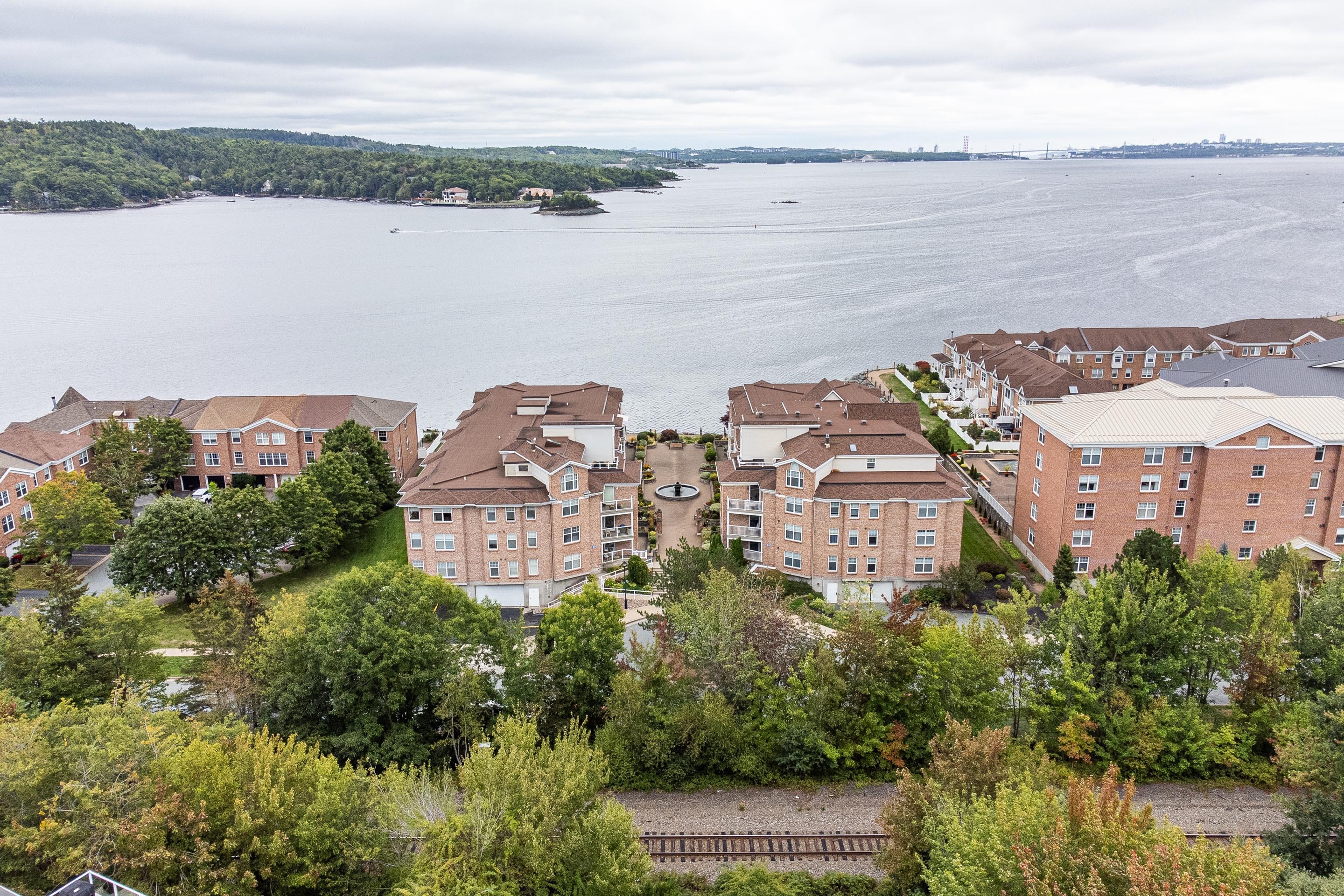 40 waterfront dr 304 28