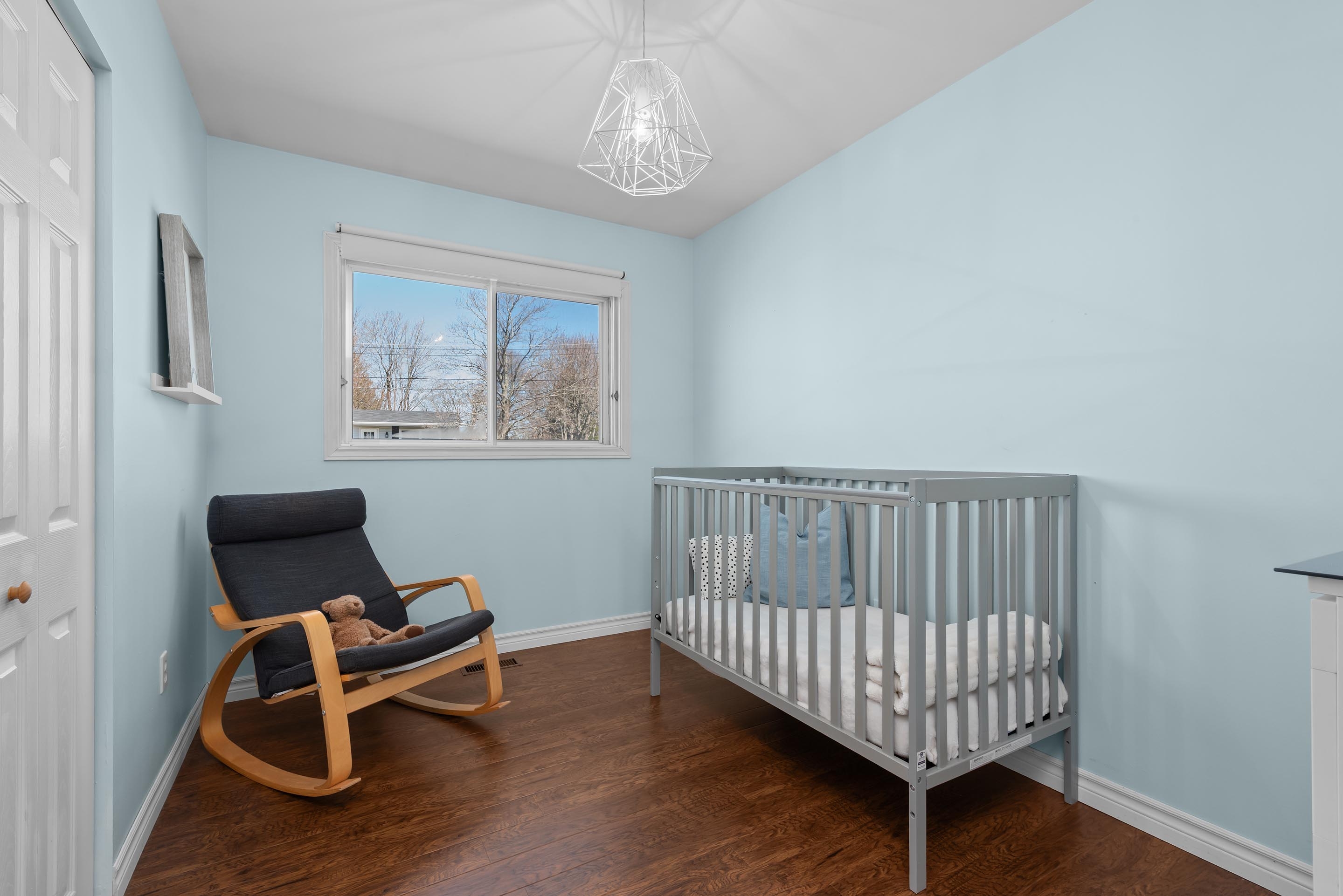 16 robertson cres 22