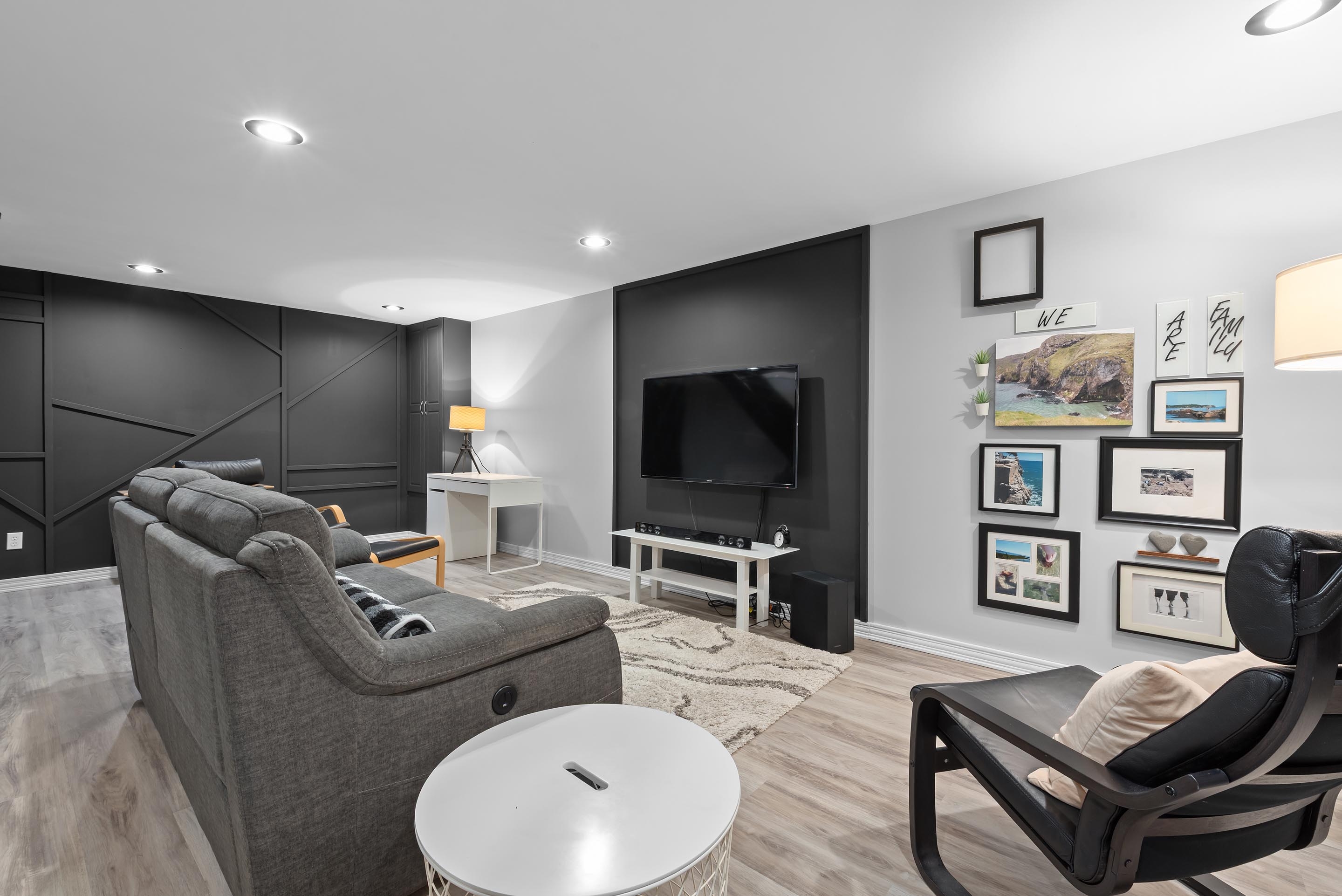 16 robertson cres 25