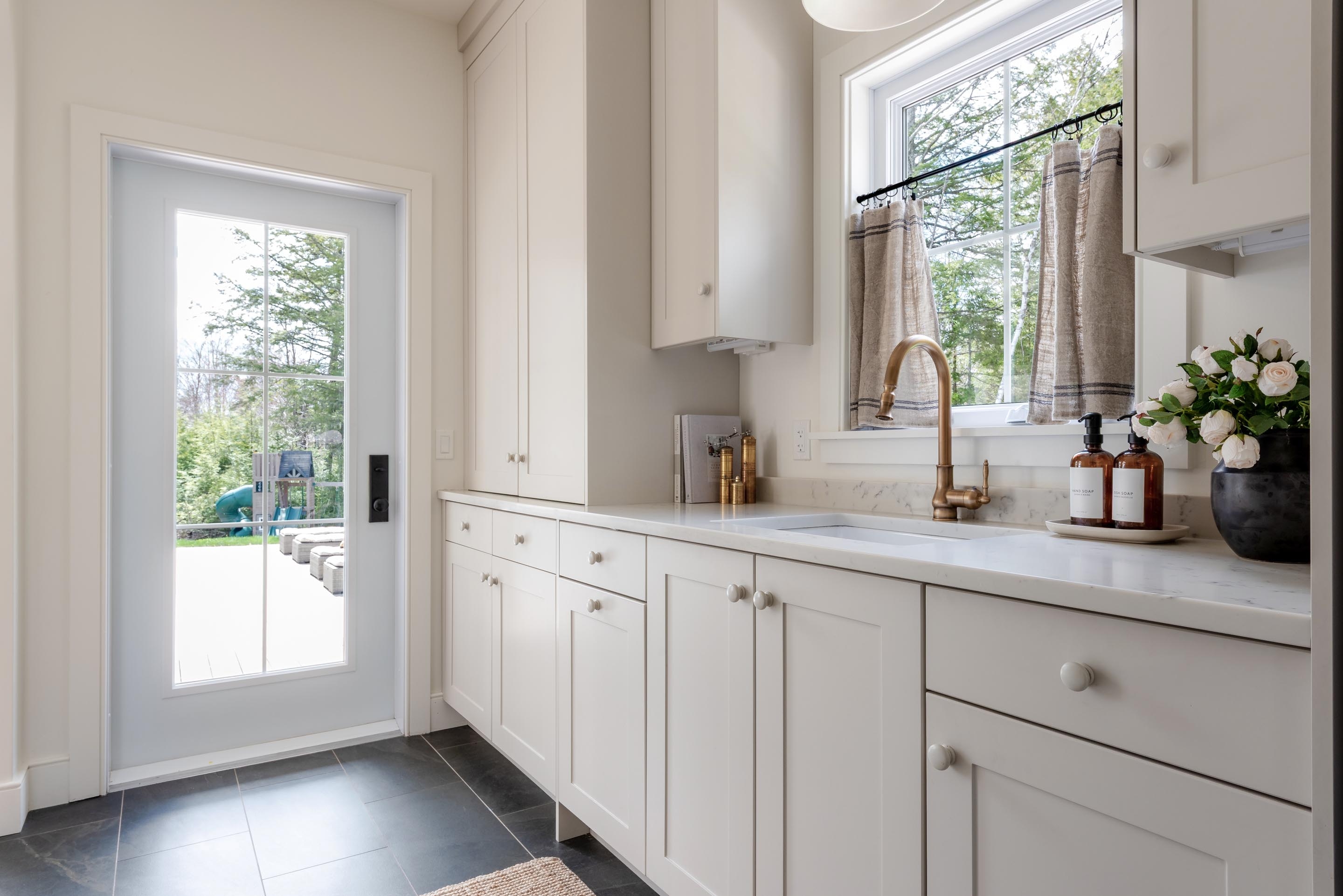 51 dungarry close 048