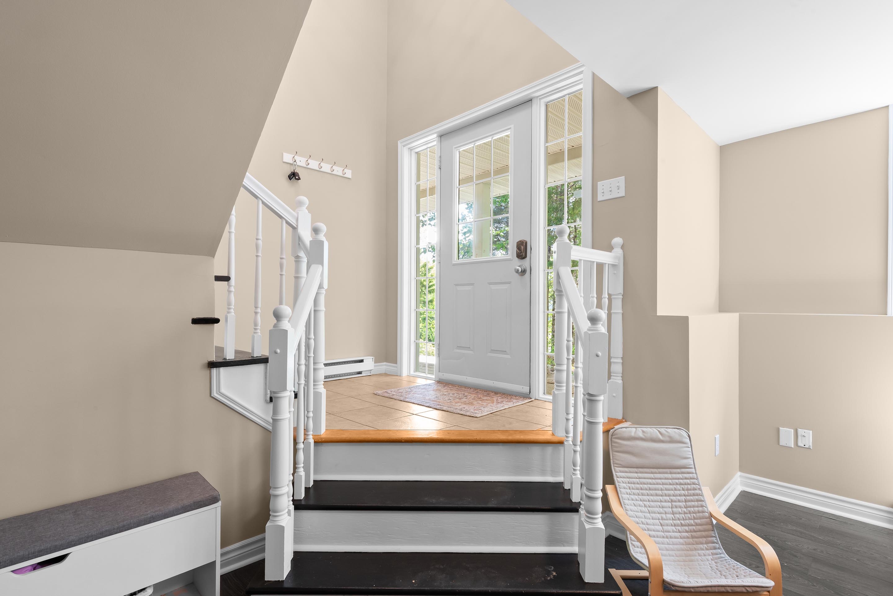 90 leeward ave 04