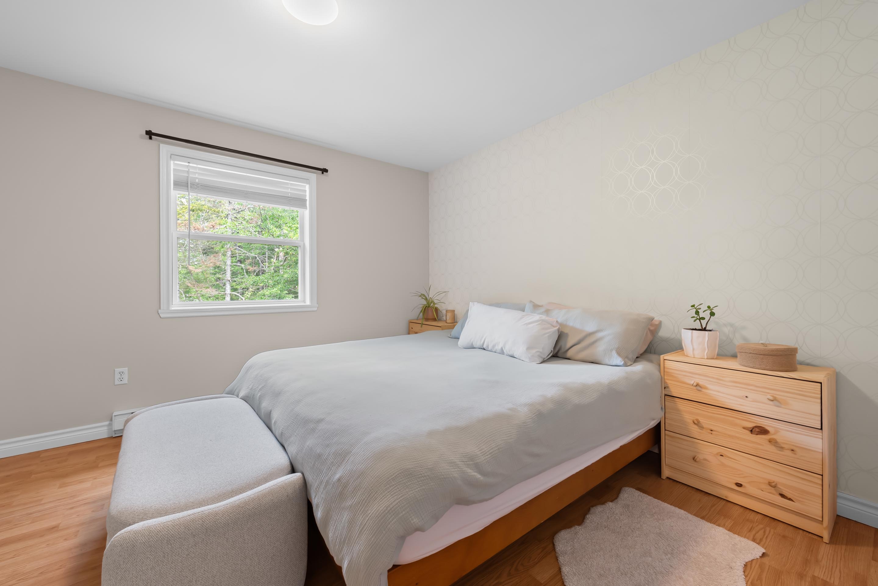 90 leeward ave 19