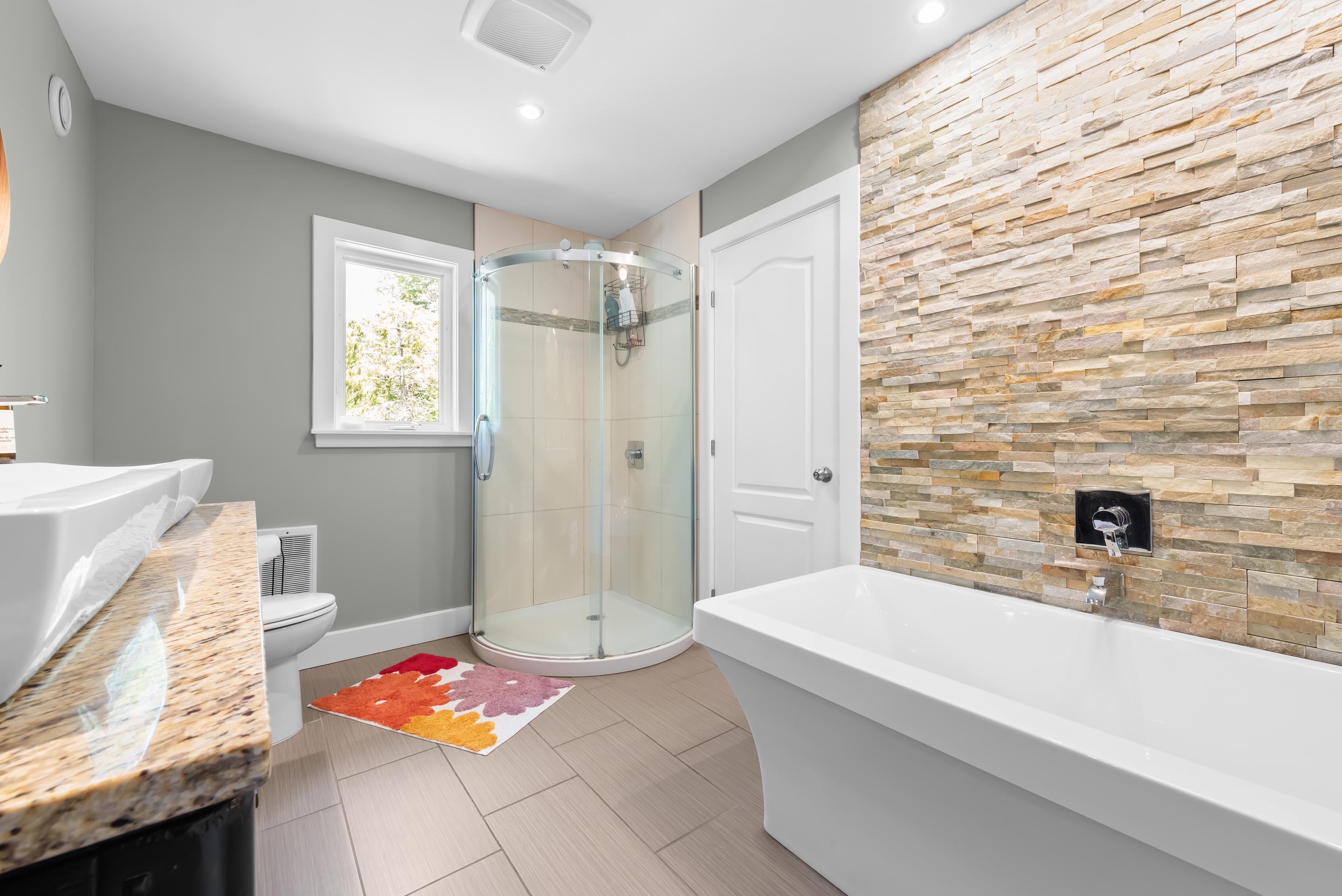 90 leeward ave 23