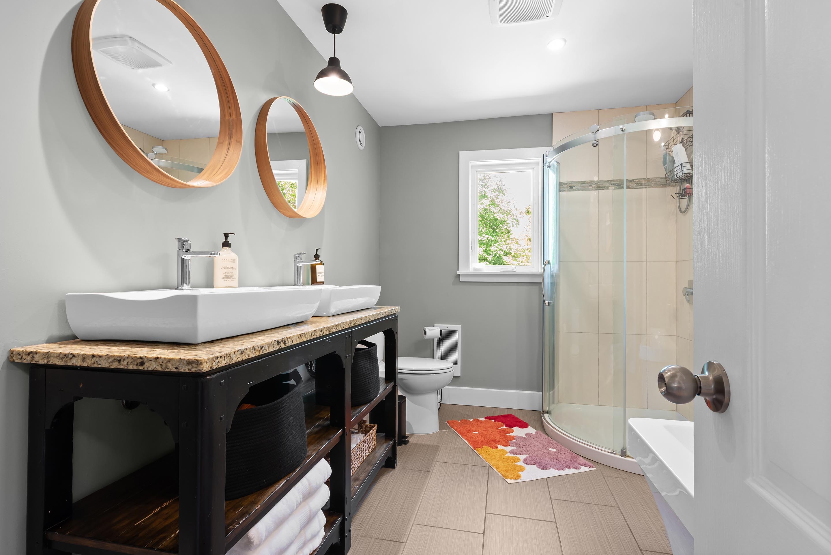 90 leeward ave 24