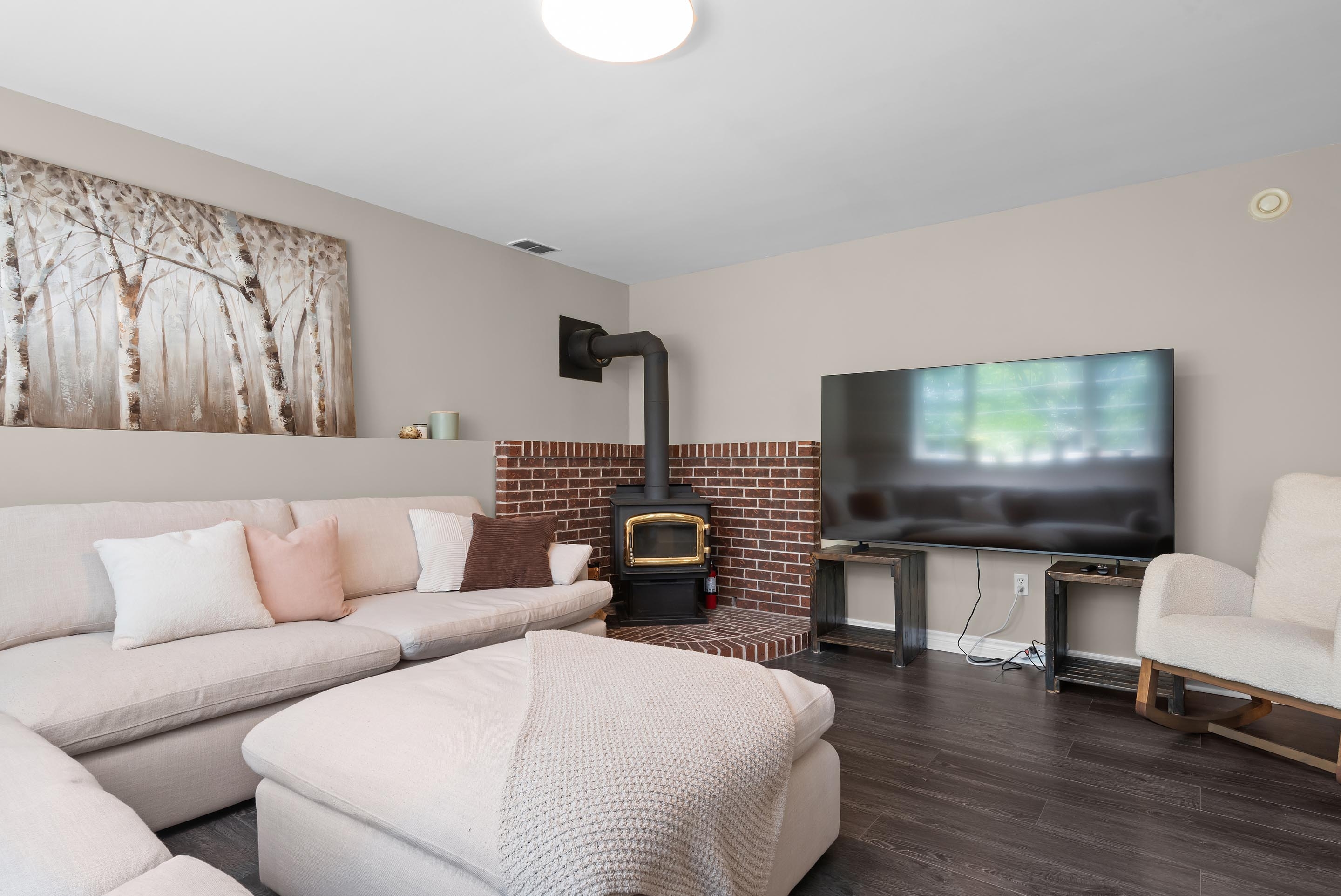 90 leeward ave 28