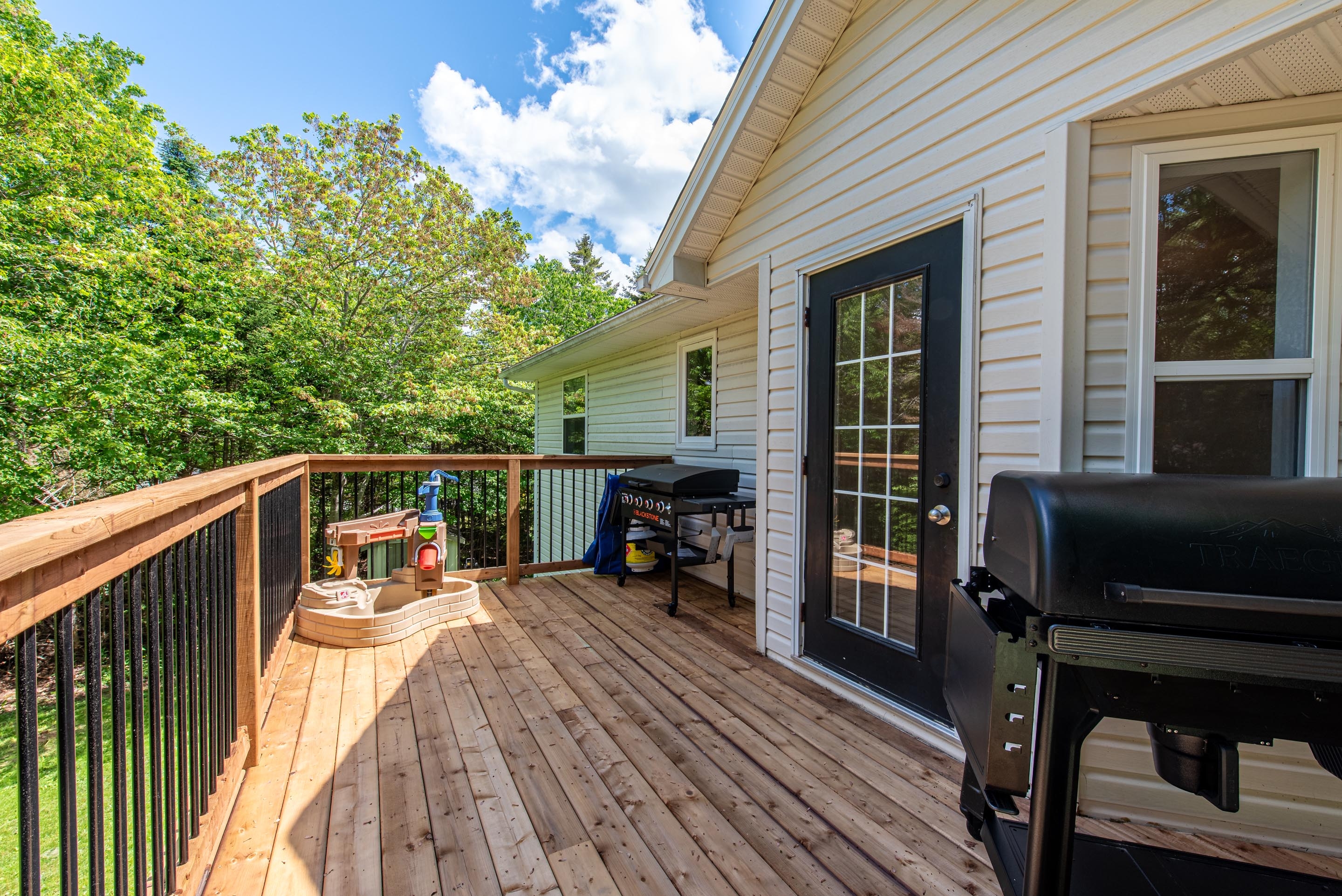 90 leeward ave 35