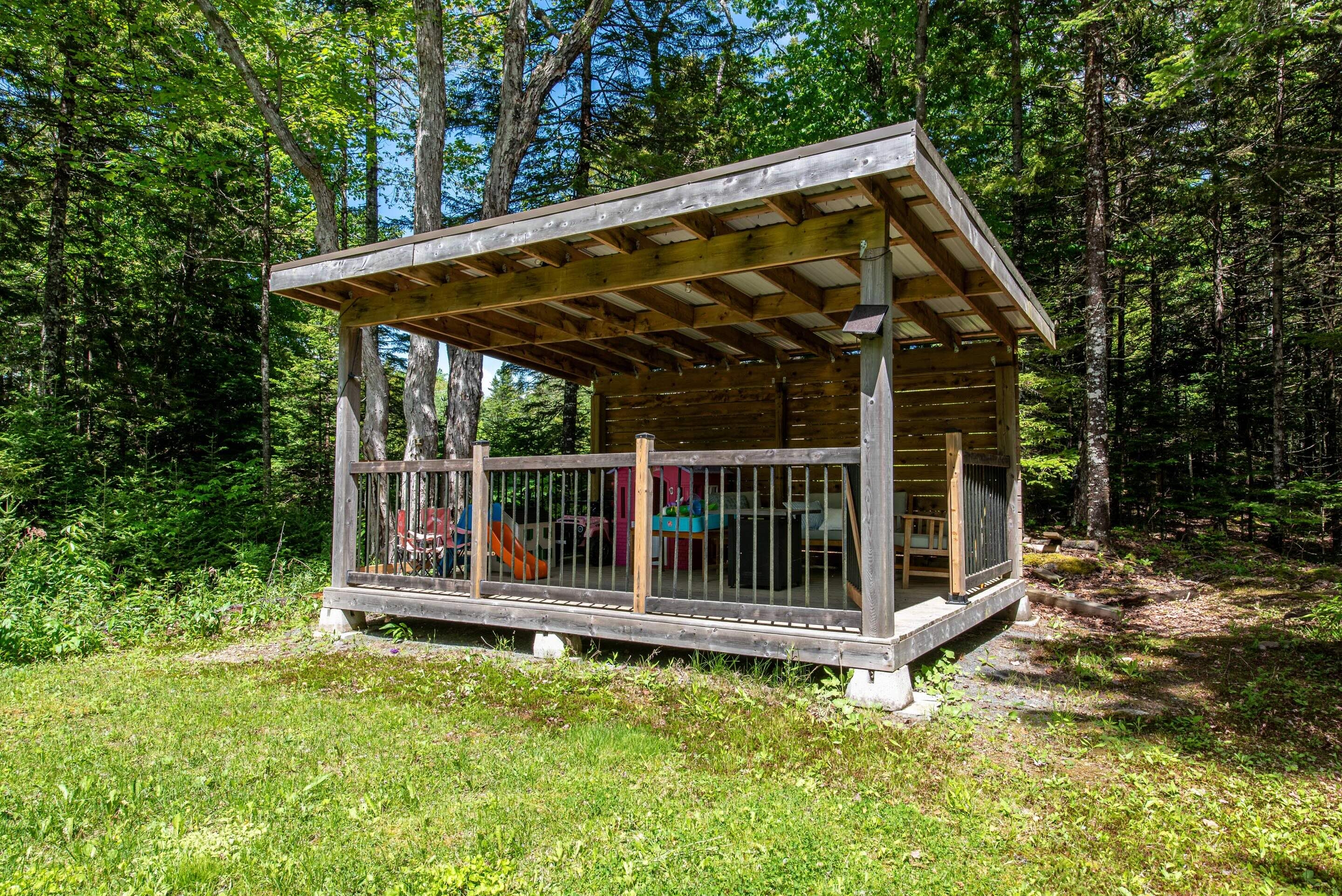90 leeward ave 44