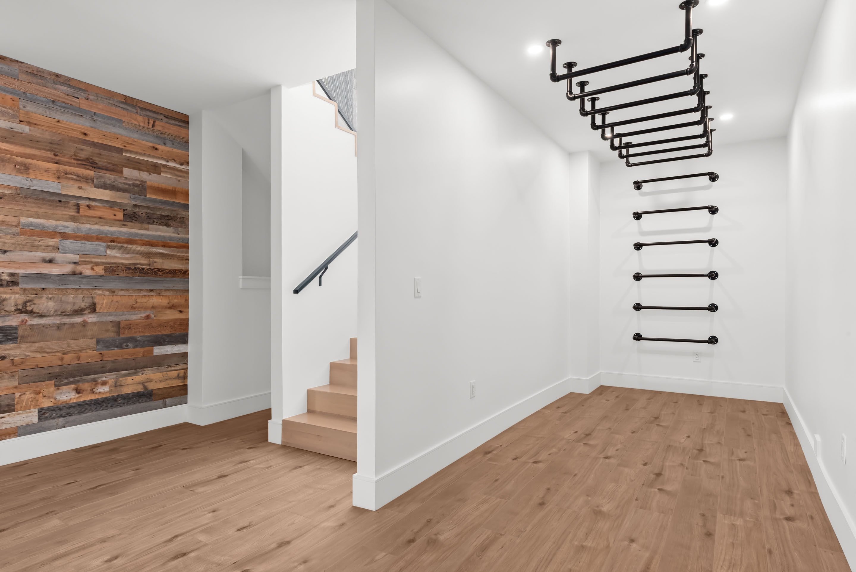 5 lauderdale crt 48