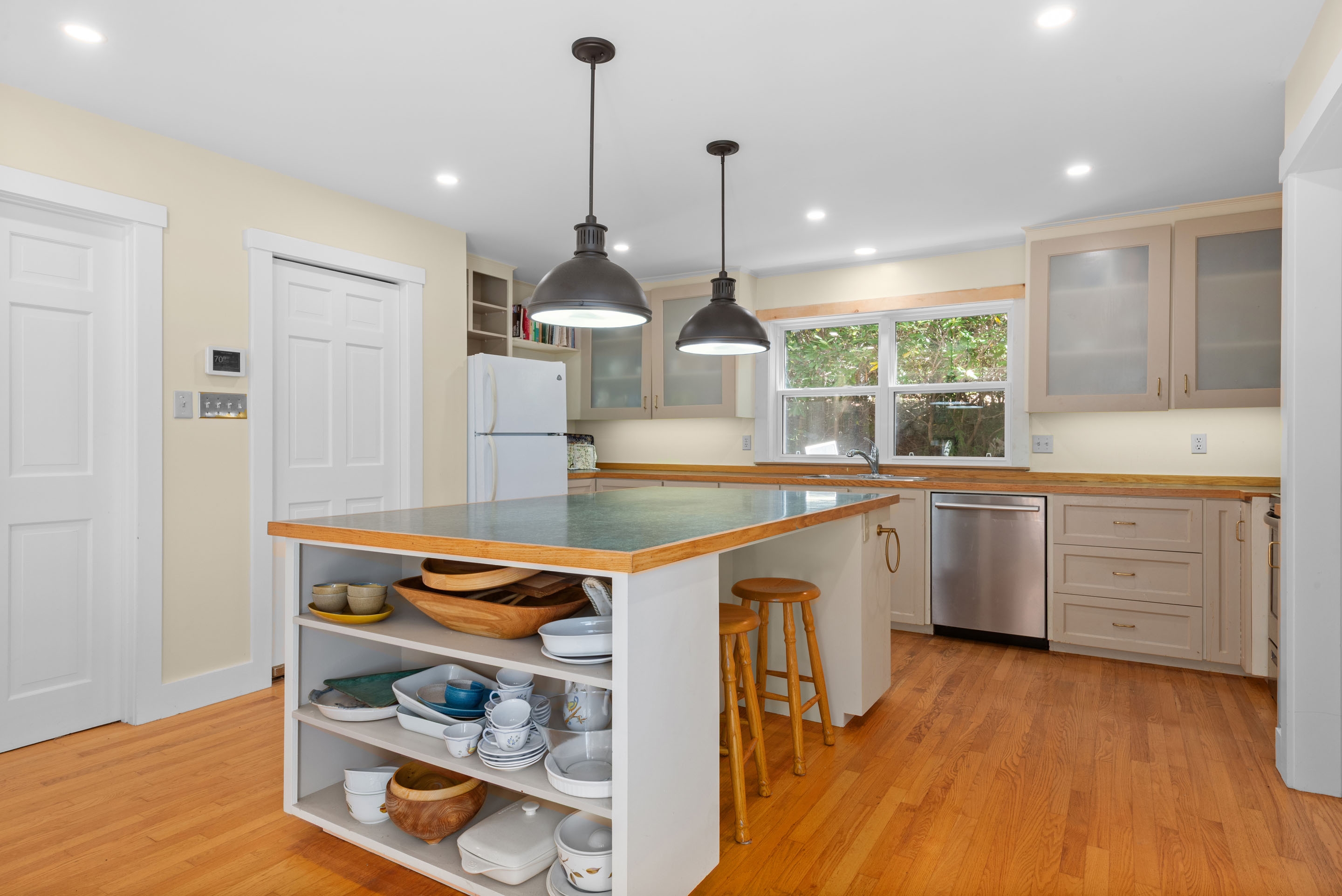169 swallow point rd 17