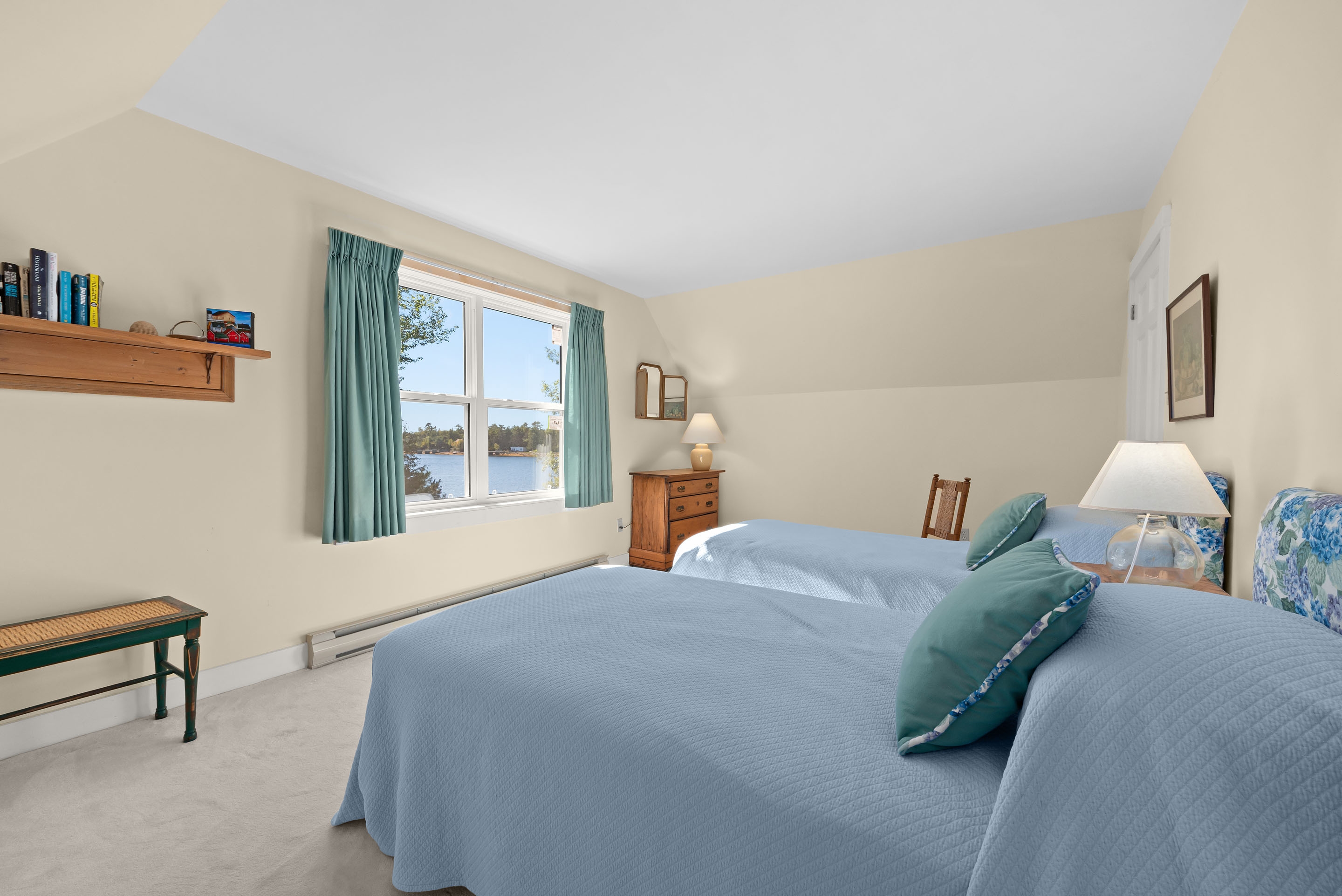 169 swallow point rd 44