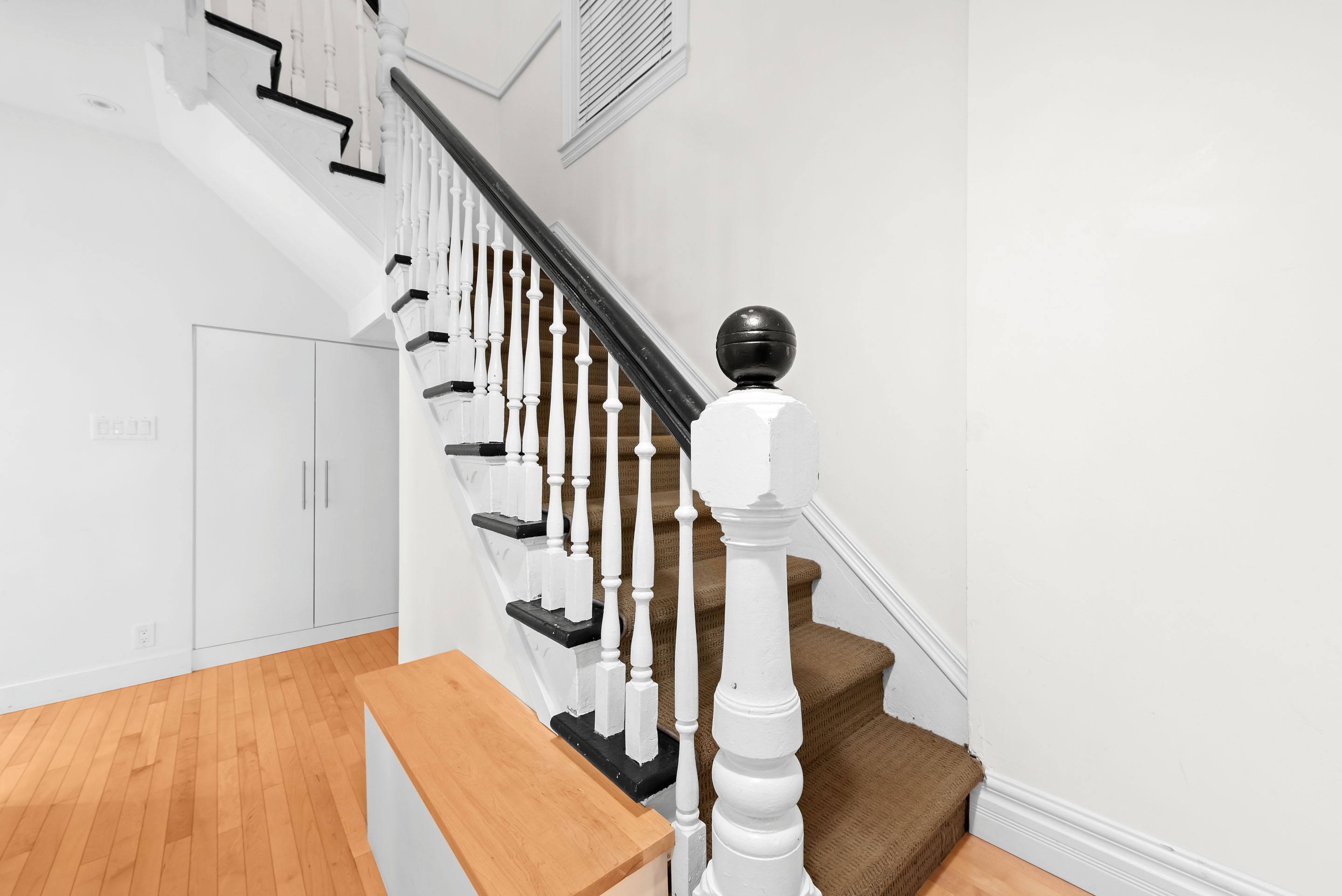 1544 henry st 04
