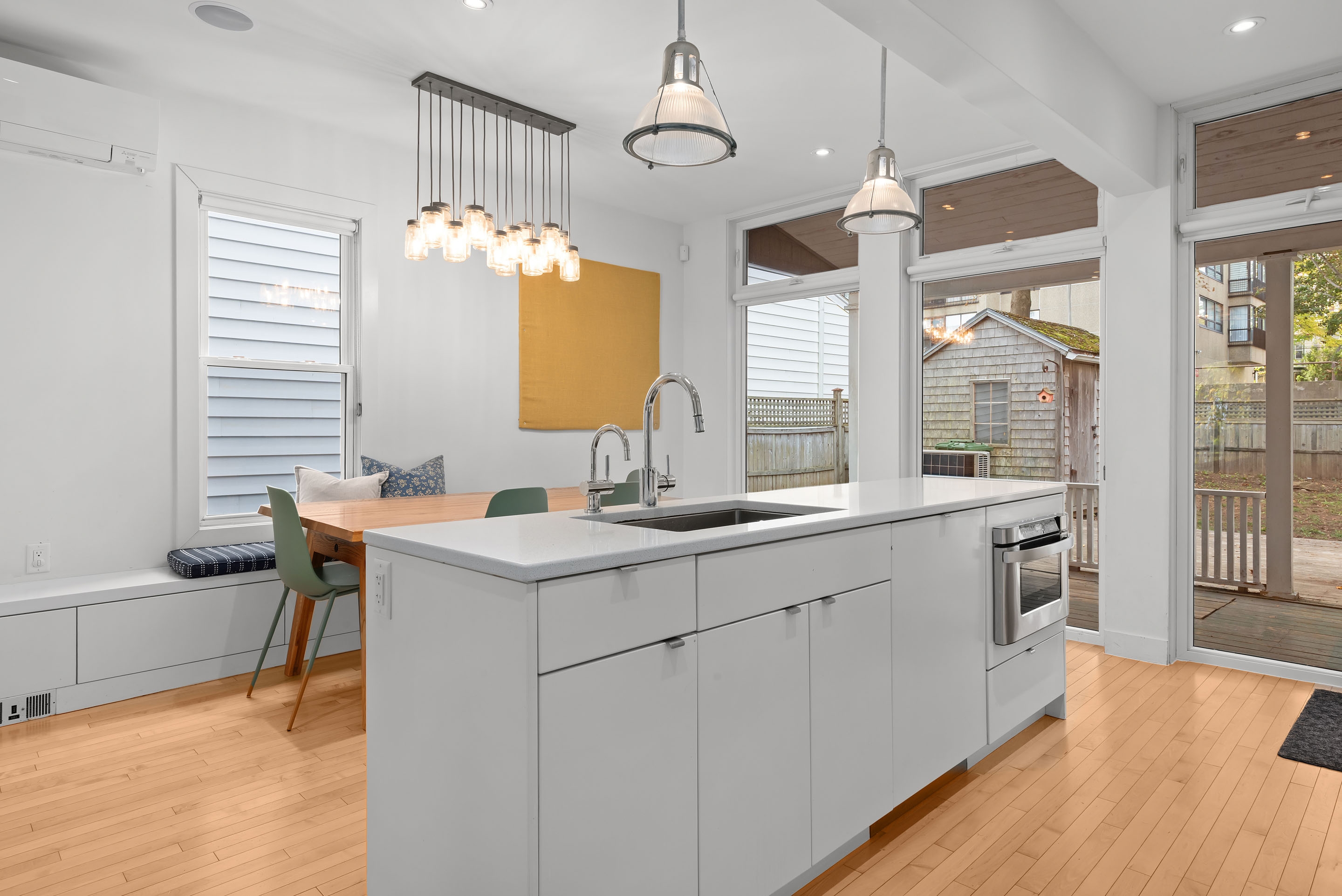 1544 henry st 10