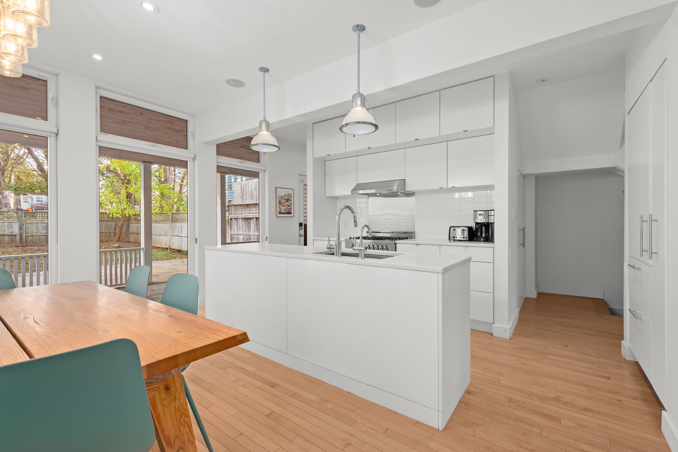 1544 henry st 12