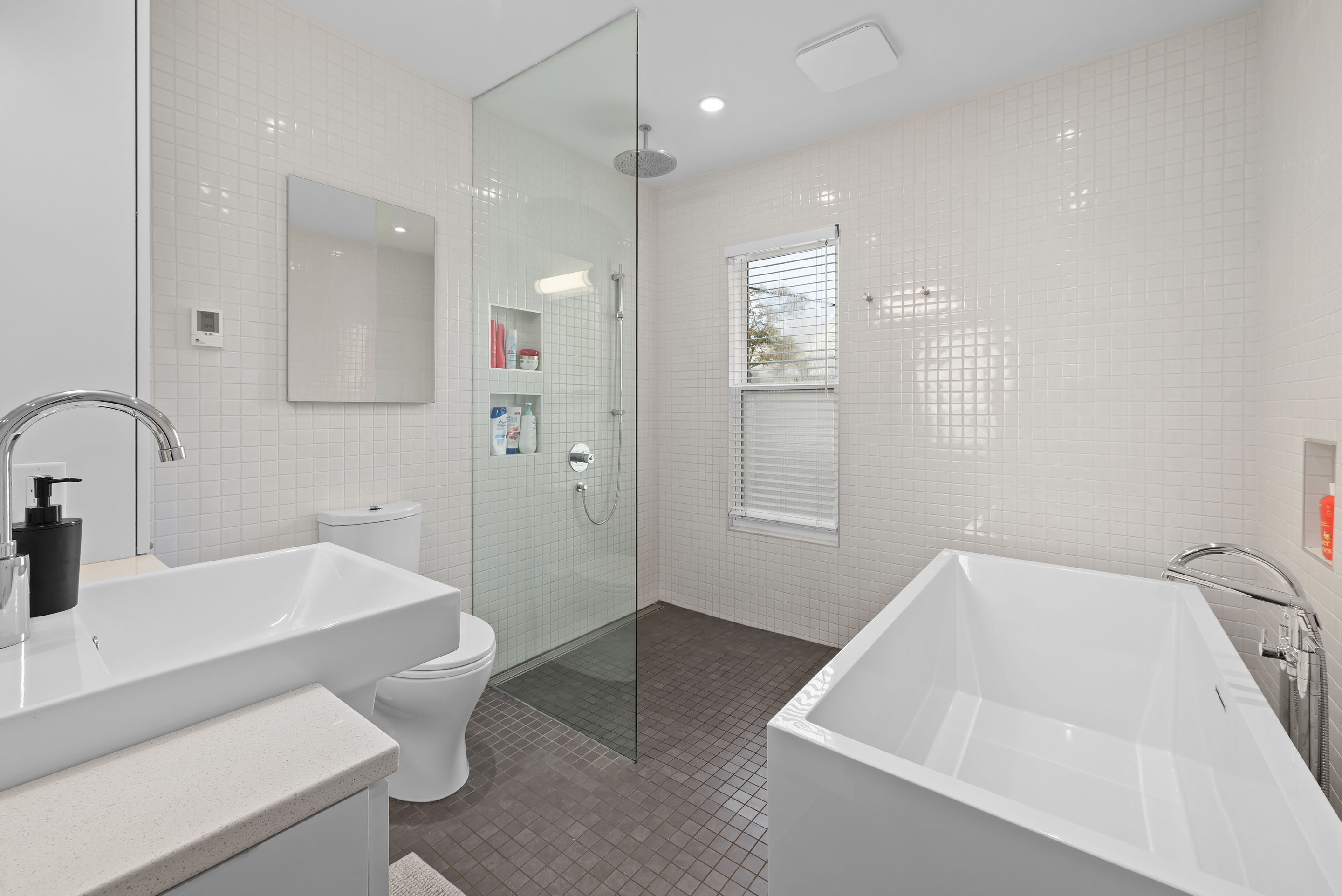 1544 henry st 20