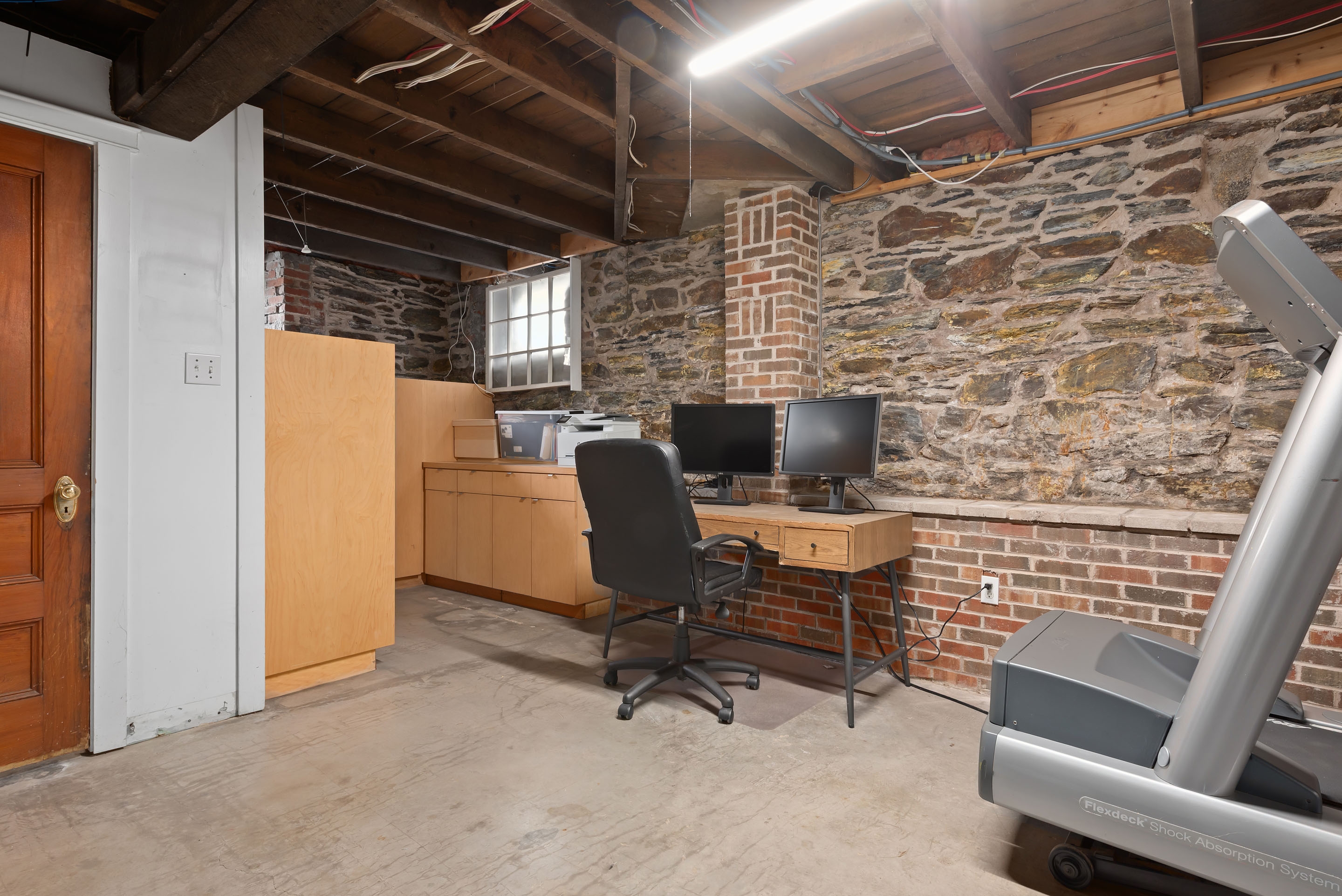 1544 henry st 24